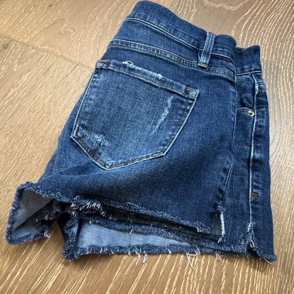 FRAME Le Cutoff frayed denim short - Picture 9 of 9